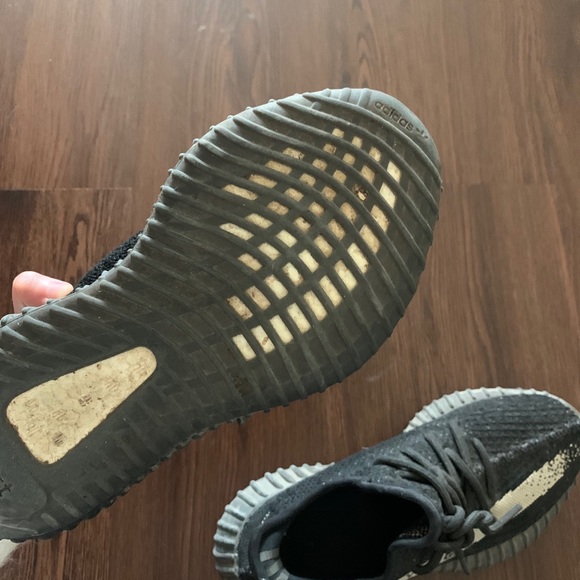 Yeezy 350 Oreo - Picture 4 of 6